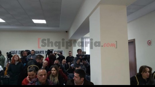 I dëgjoi 7 orë, gjykata shtyn për nesër vendimin për 29 të arrestuarit në Tiranë për dosjen e tërmetit