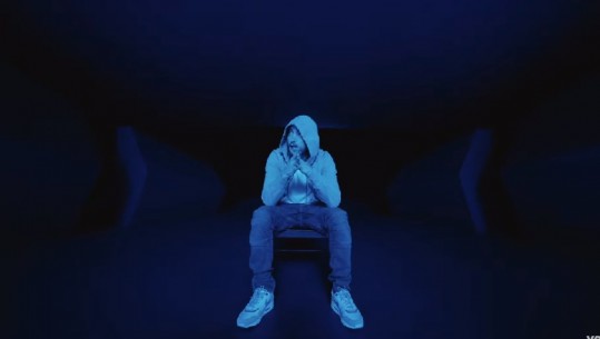 Eminem sensibilizon gjithë botën me këngën e re (VIDEO)