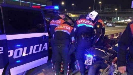 Elbasan- Rrezikoi të përplasej me dhjetëra makina se drejtonte makinën i pirë, arrestohet i riu pas disa minutash ndjekje 