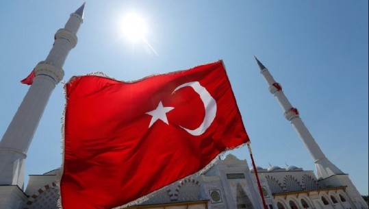 Hakerat në interes të Turqisë valë sulmesh në Europë, Reuters: 'Viktimë' edhe Shqipëria