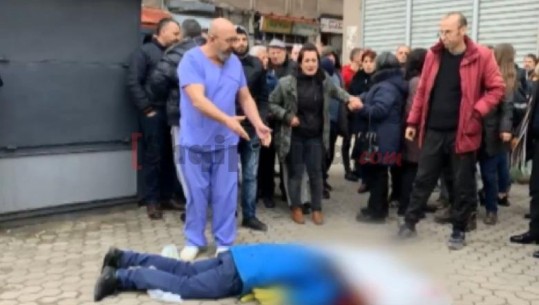 Rrëfehet i sëmuri mendor që vrau shitësin e bananeve në Korçë: U zumë për varrin, më bëri të fortin! Me lekë borxh bleva sëpatën dhe e masakrova
