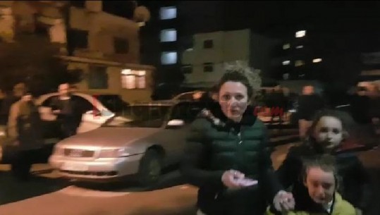 Durrës, qytetarët dalin nga shtëpitë pas tërmetit të fortë 