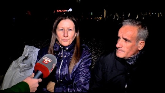 Tiranë, gjyshja: Kam frikë t'i çoj brenda nipin dhe mbesën! Çifti: Do rrimë jashtë sonte