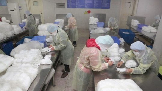 Nga 3 shkurti, Kina do prodhojë çdo ditë 180 milion maska për të kufizuar përhapjen e koronavirusit të Wuhan   
