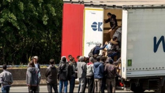 Të fshehur brenda një kamioni, 'shuhet' në Holandë ëndrra britanike e 19 shqiptarëve! Mes tyre kishte edhe gra