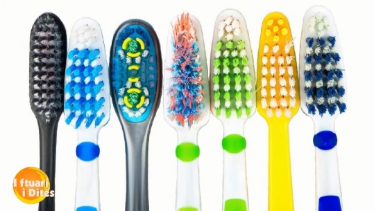 E keni pyetur veten ndonjëherë cili është lloji më i mirë i furçave të dhëmbëve?! Stomatologu Gergji Dilo jep përgjigjen! (VIDEO)