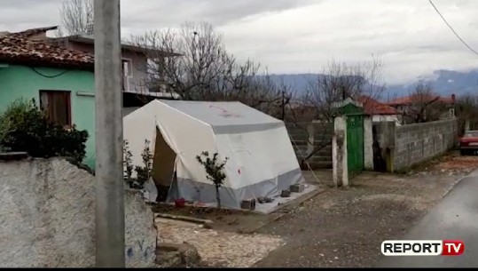 'Nuk jetohet në çadër me 2 fëmijë të vegjël!' Familja nga Bubqi: Na jepni bonusin e qirasë