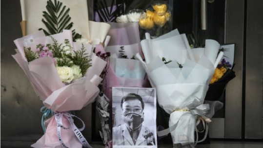 Vdekja e mjekut 'Kasandër' në Wuhan, kinezët nxjerrin zemërimin ndaj qeverisë në rrjetet sociale: Thirrje për liri dhe përgjegjësi