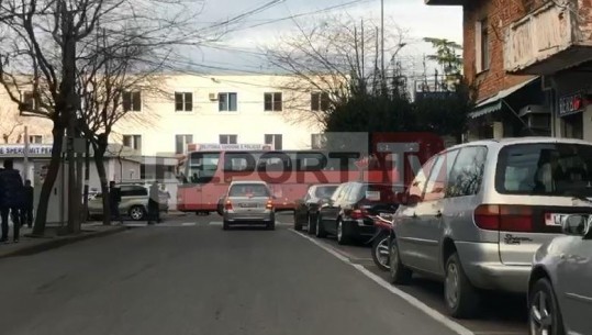 Lezhë/ 13 sirianë drejt Kosovës, nën hetim shoferi dhe fatorino i autobusit Tiranë- Kukës