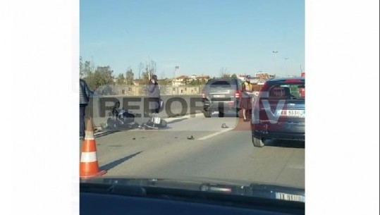 Dy aksidente në autostradën Tiranë-Durrës, motori përplaset me fuoristradën (VIDEO)