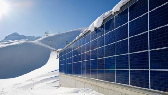 Panelet diellore në zonat e larta me dëborë prodhojnë më shumë energji