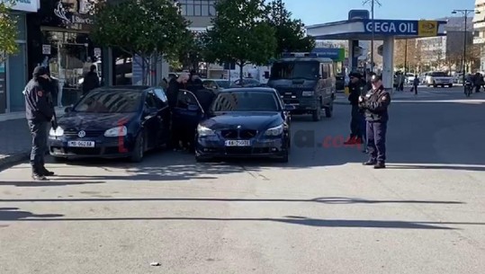 Elbasan- Automjetet kalojnë në 'sitën' e policisë, 300 makina të kontrolluara brenda 72 orëve (VIDEO)