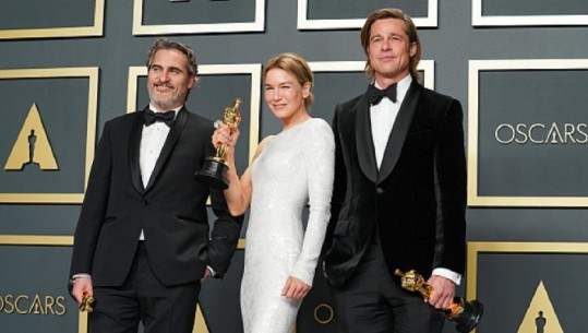 Momentet pikante të mbrëmjes së çmimeve 'Oscars' (FOTO+VIDEO)