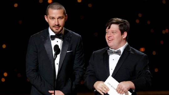 Për herë të parë në historinë e 'Oscars', një prezantues me sindromën Down (VIDEO)