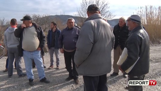Banorët bllokojnë punimet në rrugën Shkodër-Velipojë: Bashkia tha ikni merrni lekët, banka thotë nuk ka (VIDEO)