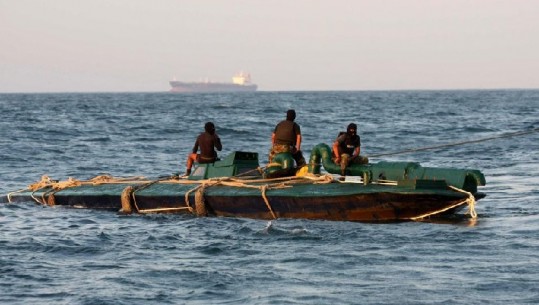 Panama/ Roja bregdetare sekuestron 5 ton kokaninë, po transportohej me nëndetëse