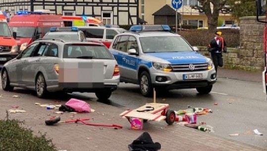 Gjermani, makina drejt turmës gjatë karnavaleve, mes të plagosurve edhe fëmijë, arrestohet shoferi  (VIDEO)