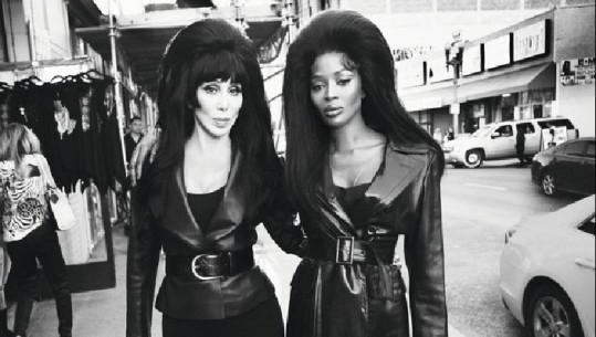 Kim Kardashian, Cher dhe Naomi Campbell rikthejnë modën e viteve '60 (FOTO)