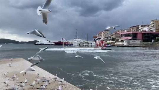 Era e fortë në Sarandë pezullon lundrimin (VIDEO)