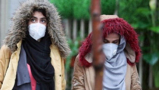 Koronavirusi/Iran, mjekët dhe infermieret kërcejnë për të mbajtur lart moralin kundër epidemisë (VIDEO)
