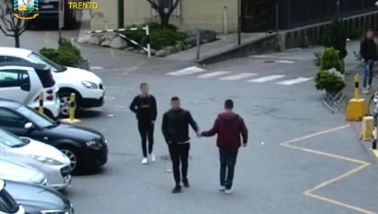 Operacioni 'Besa' në Itali/ Shkatërrohet banda e trafikantëve të drogës, kokainë e armë - pranga 16 shqiptarëve (VIDEO)
