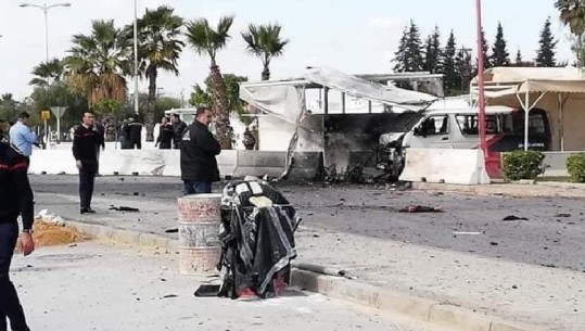 Tunizi, dy kamikazë shpërthejnë veten pranë ambasadës amerikane, 5 të plagosur