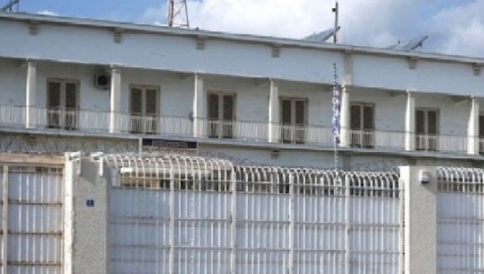  Burrel, burgu i sigurisë së lartë mbyll dyert, ndalon takimet me familjarët