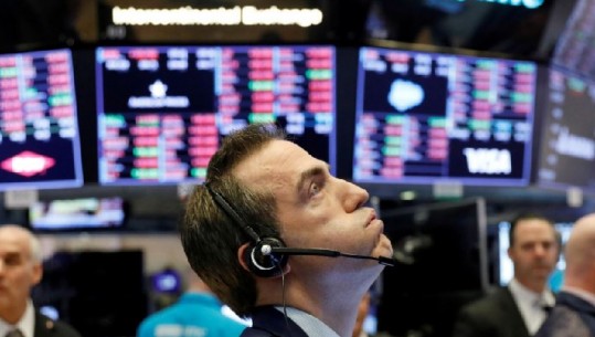 Tronditen tregjet e aksioneve, rënie në bursën e Nju Jorkut
