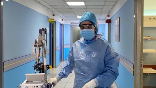 ‘Hera e parë që falenderohen’, motra e mjekes në spitalin e Durrësit: S’kam dashur të ketë këtë profesion! Gjithmonë përballë rrezikut