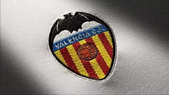 Koronavirusi 'gjunjëzon' klubin e Valencias! 5 lojtarë dhe pjesëtarë të stafit rezultojnë pozitiv