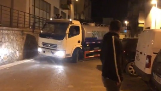 Në ‘luftë’ me koronavirusin! Tirana dezinfekton rrugët gjatë natës dhe një kërkesë nga Veliaj