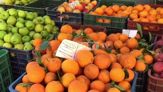 Koronavirusi/ Rritje të çmimeve të portokallit e limonit edhe në Berat (VIDEO)