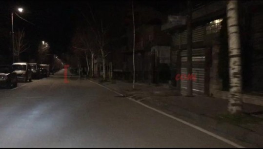 Në Korçë të gjithë qytetarët brenda, asnjë në rrugë pas orës 18:00
