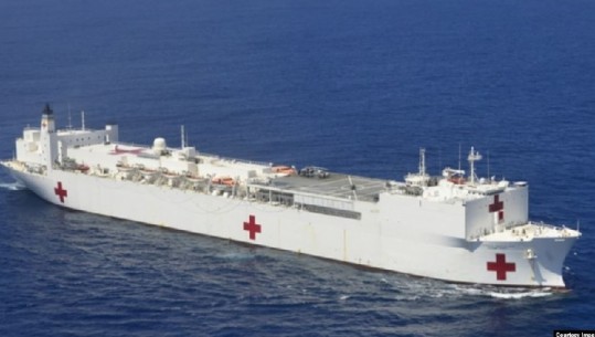 Koronavirusi/ Nju Jorku pret anijen spitalore të marinës amerikane, 1000 shtretër mbërrijnë në port