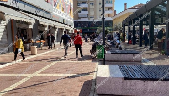 COVID-19/ Shqiptarët respektojnë oraret, por ZERO ndërgjegjësim për distancën! Ecje në grup, pa maska e doreza (VIDEO)