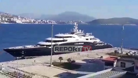 Dy jahte mbeten pa karburant, ankorohen në portin e Sarandës për t'u furnizuar! Personat nuk lejohen të zbresin (VIDEO)