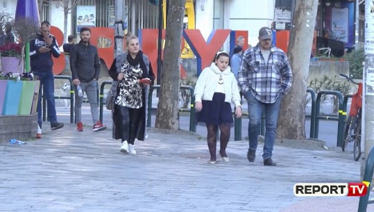 Njerëzit zbarkojnë në rrugë për shëtitje, Rama: Nëse këto tradhtarë nuk tërhiqen, do arrestohen (VIDEO)