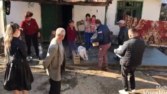 Bulqizë, shpërndahen 50 kg pako ushqimore për familjet në nevojë (VIDEO)