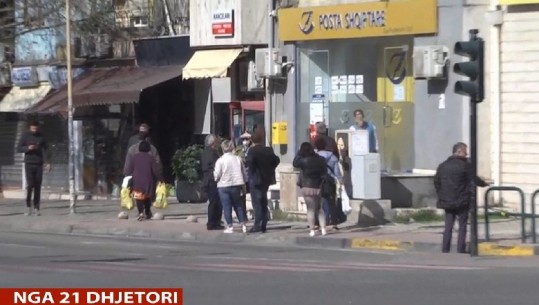 COVID-19/ Vëzhgimi tek '21 dhjetori'...Pse kaq vështirë që shqiptarët të kuptojnë se duhet ruajtur distanca?!