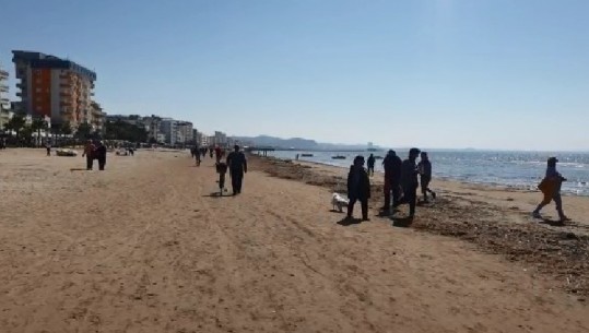 Masat ndaj COVID-19/ Ditë vere në Durrës? Qytetarët 'dyndin' tregjet, shëtitje buzë detit