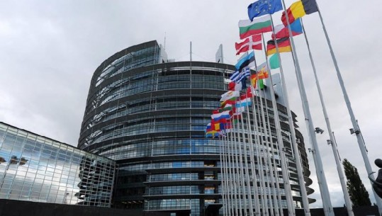 Eurodeputetët letër KiE: Caktoni një datë për negociatat për Shqipërinë e Maqedoninë e Veriut, BE rrezikon pozitat në rajon