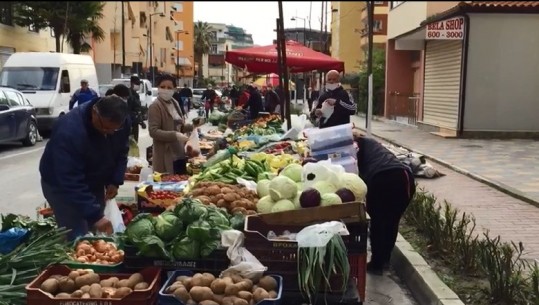Bashkia zhvendos tregjet nëpër lagje, shmangen grumbullimet vetëm në qendër! Megjithatë Fieri ende larg ndërgjegjësimit total (VIDEO)