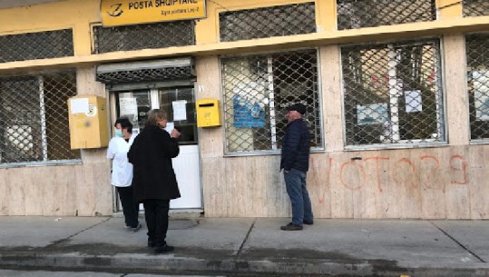 Nuk u lejohet të dalin nga shtëpia, Posta Shqiptare ngre njësinë e re për t'i ardhur në ndihmë pensionistëve/ JA NUMRAT