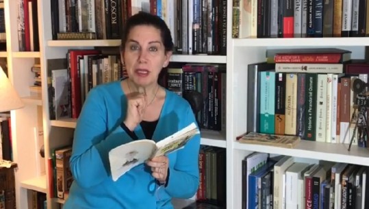 Mirela Kumbaro lexon 'Aventurat e Tom Sojerit': Ja si e përshkruante përkthyesi Ardian Klosi këtë libër...(VIDEO)