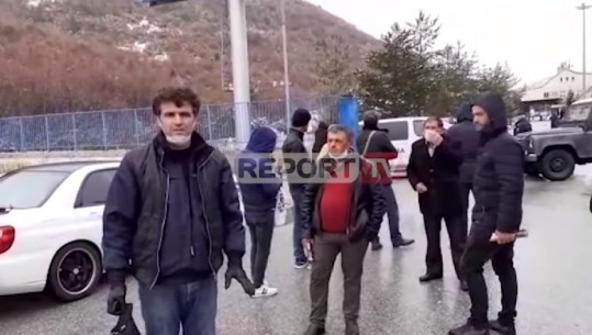 Tensionohet situata në Kapshticë, rëndohet gjendja e 3 emigrantëve! Basha: Lërini të hyjnë, karantinojini në Kavaleshencë dhe bëjuni testin