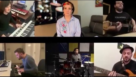 Mario Deda & bend i tij sjellin “Nuk jam vetëm”, Xhoi këndon këngën e njohur (VIDEO)