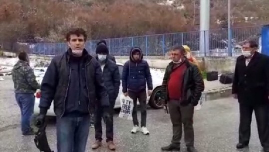 4 net jashtë në doganën e Kapshticës! Zgjidhet problemi, 35 shqiptarë dërgohen 14 ditë në hotelin karantinë