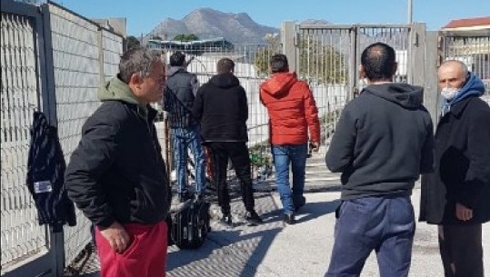 Futen 5 shqiptarët e parë në atdhe nga Kakavija, do të karantinohen 14 ditë në hotelin pranë kufirit (VIDEO)