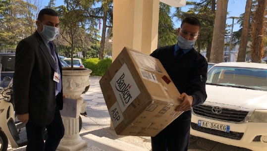 Bankers Petroleum solidariazohet me punonjësit që përballen me COVID-19, dhuron rreth 15 mijë maska për 3 bashki