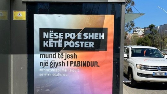 ‘Nëse po e sheh këtë poster…’, bashkia e Tiranës zëvendëson tabelat për reklama në postera me mesazhe sensibilizuese